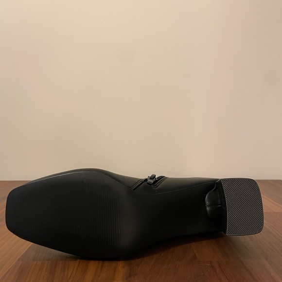 Black Steve Madden Hushh Boots - Picture 4 of 5